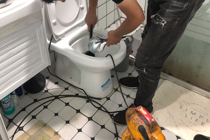 瓯海马桶经常堵塞竟是因为它们,别因方便惹来大麻烦